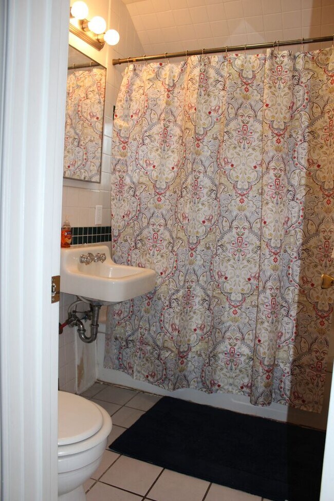 Building Photo - 621 S Jefferson St