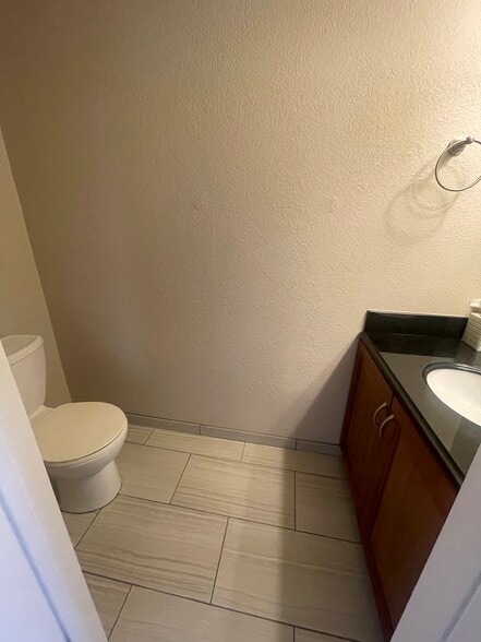 Building Photo - 5704 E Aire Libre Ave