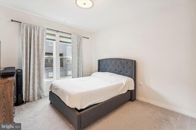 Building Photo - 13358 Sherwood Park Ln