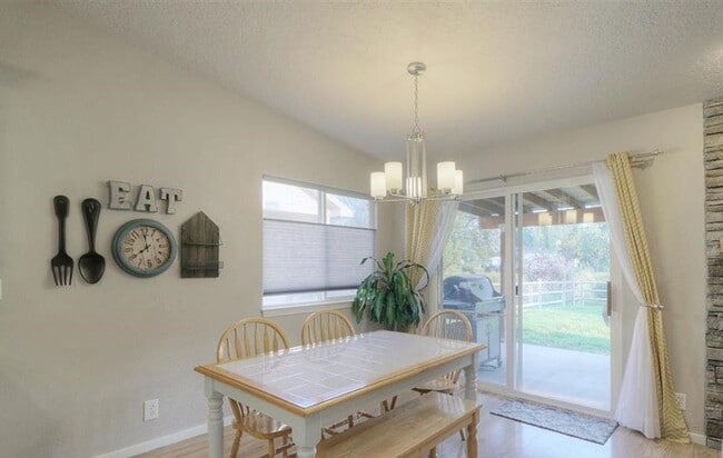 Building Photo - 3 Bedroom with 3 Car Garage - Eagle, Idaho