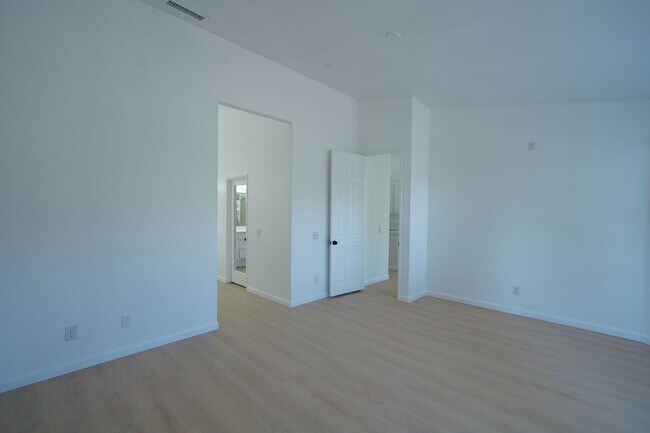 Building Photo - Beautiful 3 Bed / 2 Bath Moreno Valley Home with Garage