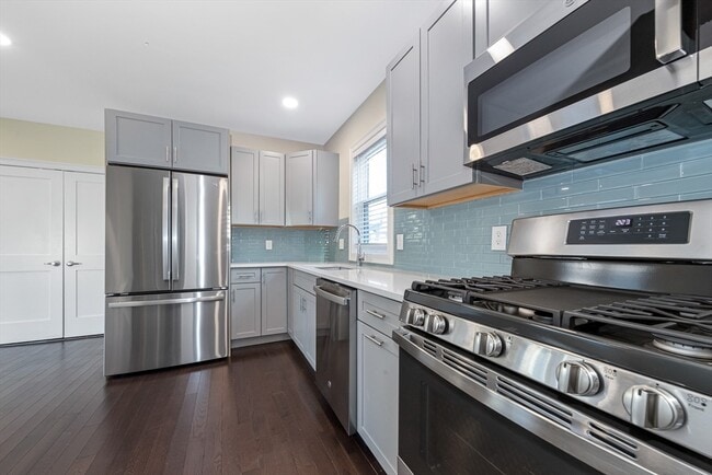 Building Photo - 62-64 Bradbury Ave