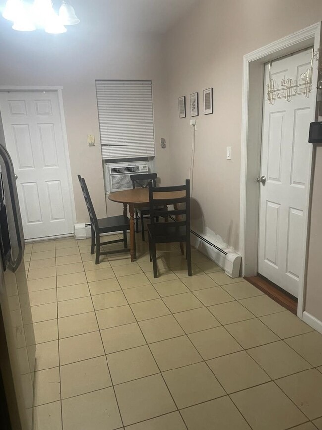 Building Photo - 280 2ND St