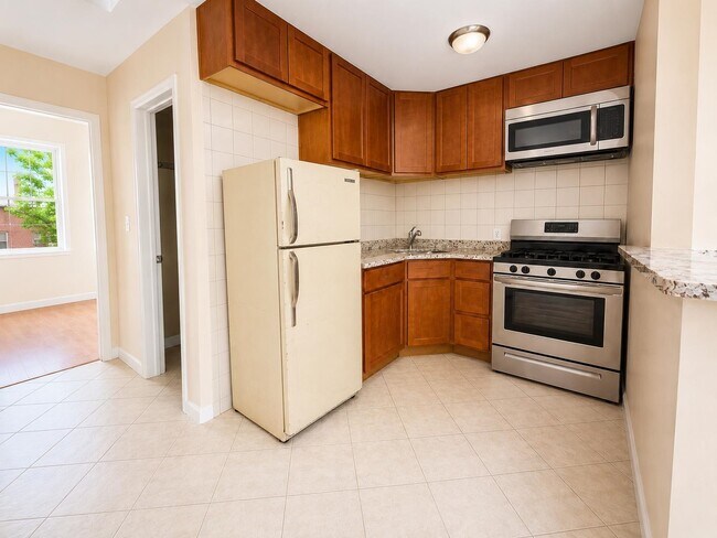 Building Photo - 86 E 21st St