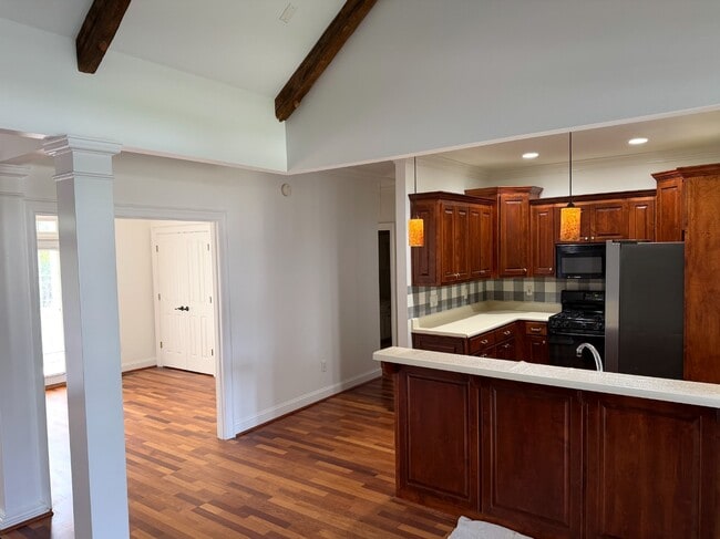 Building Photo - 820 Pirate Cove