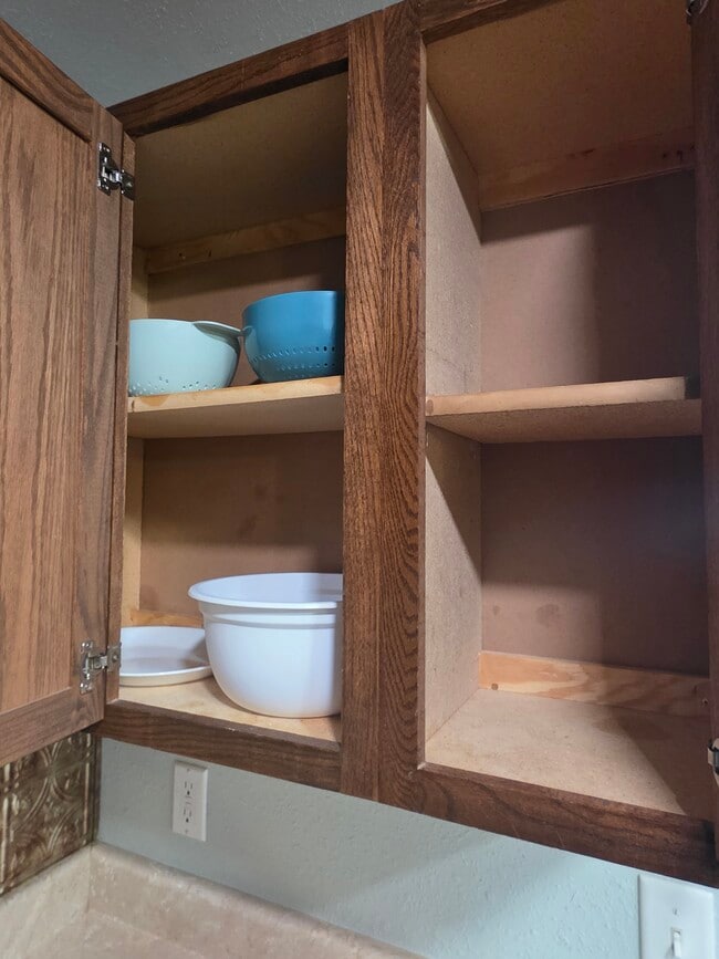 Building Photo - Oasis on F