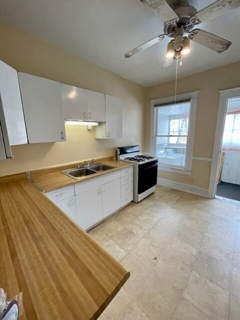 Kitchen - 421 S Pearl St