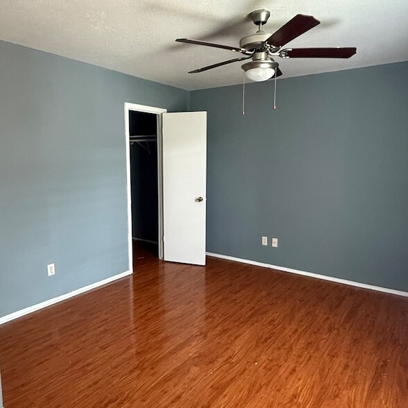 Building Photo - 10603 S Wilcrest Dr