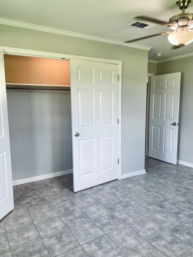Building Photo - 15135 Montecino Dr