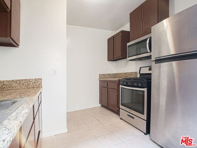Building Photo - 3288 San Marino St