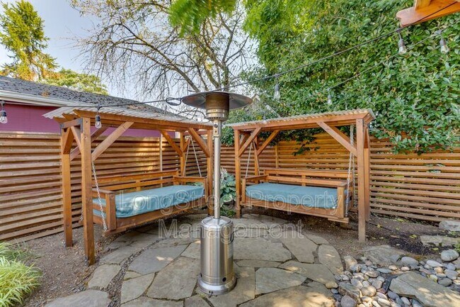 Building Photo - 5236 NE 18th Ave