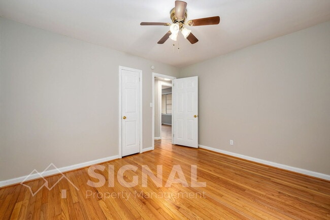 Building Photo - 1052 Apple St