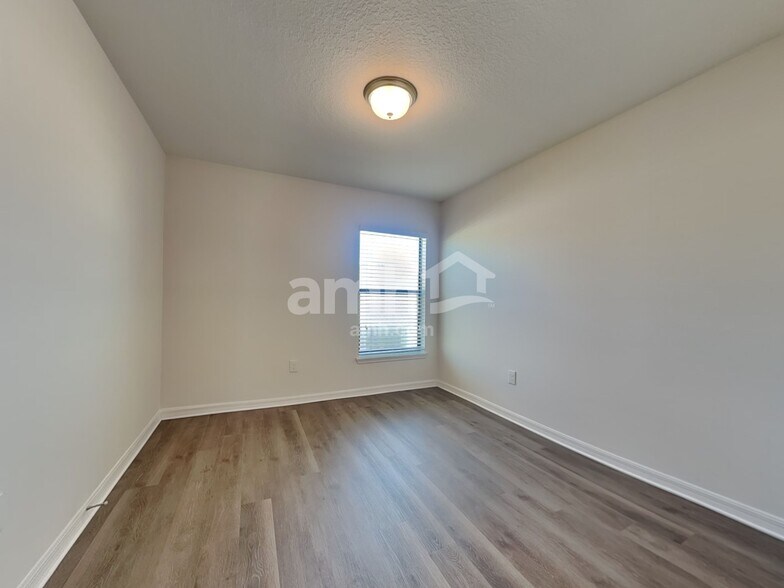 Building Photo - 631 Chatham Walk Dr