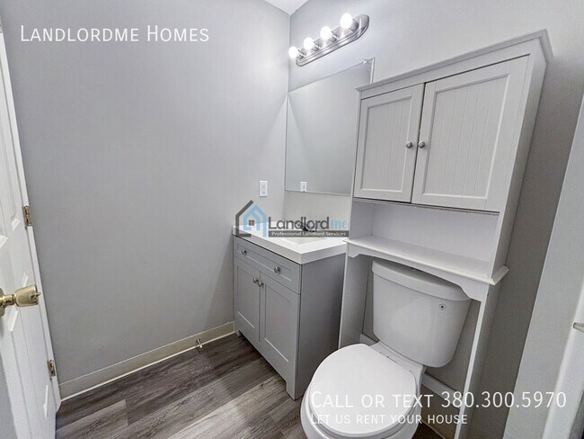 Building Photo - 8111 Royal Elm Dr