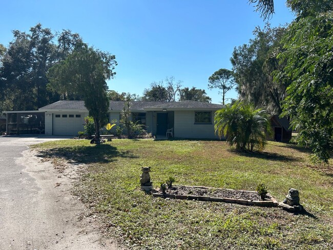 Building Photo - charming 3 bedroom