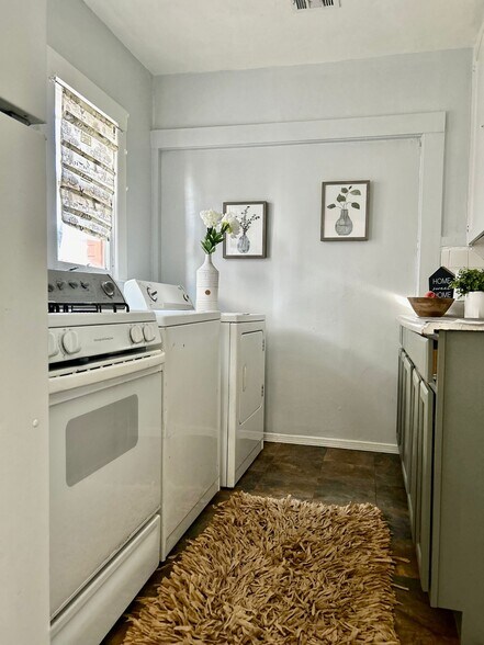 Building Photo - 2817 Nashville Ave