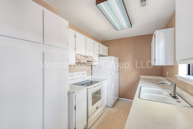 Building Photo - 2265 S Buckley Rd