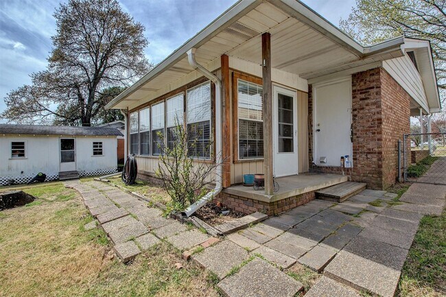Building Photo - 416 McCain Blvd