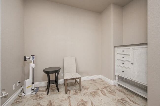 Building Photo - 1362 Pioneer Trail