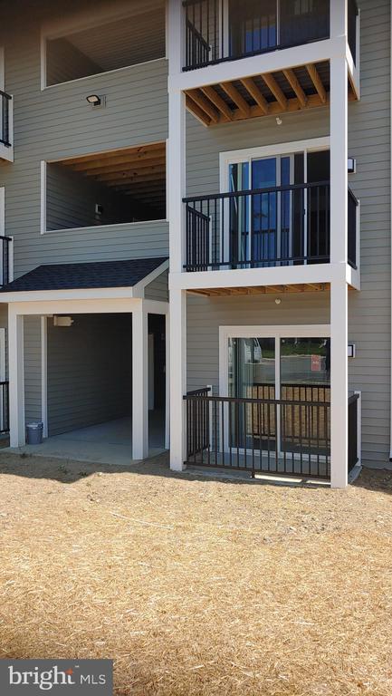 Building Photo - 1000 COLBY Ln