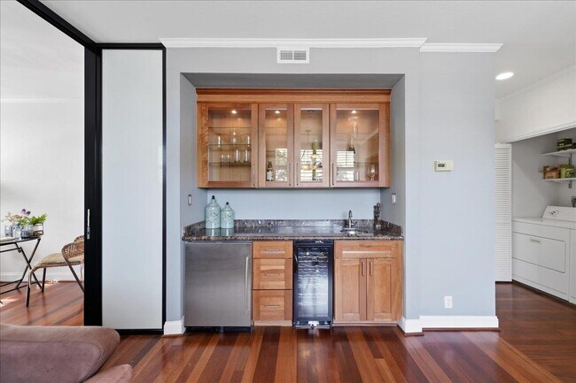 Building Photo - 11 Hayward Ave