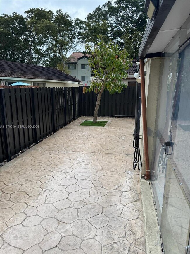 Building Photo - 17230 NW 60th Ct