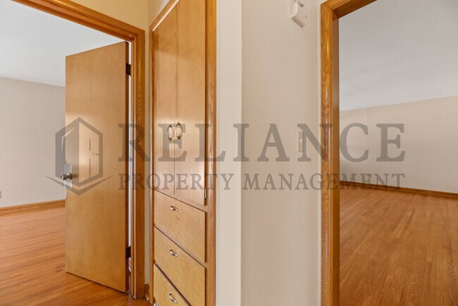 Building Photo - 878 S Fabrique Dr