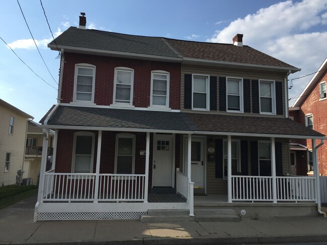 Building Photo - Just renovated 3 bed 2 bath home in emmaus.
