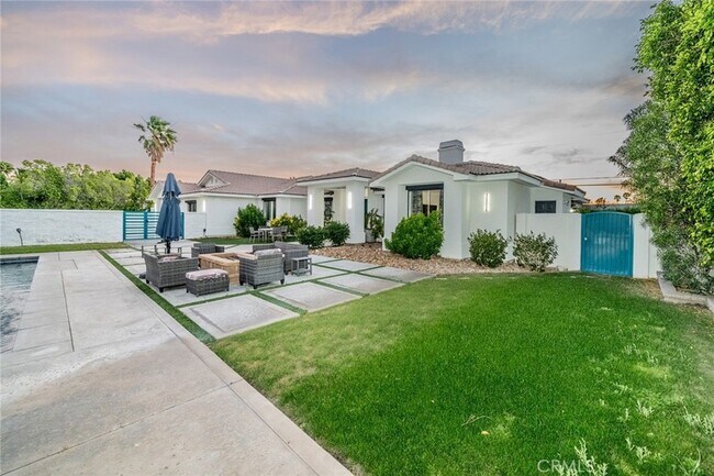 Building Photo - 2932 N Sunrise Way