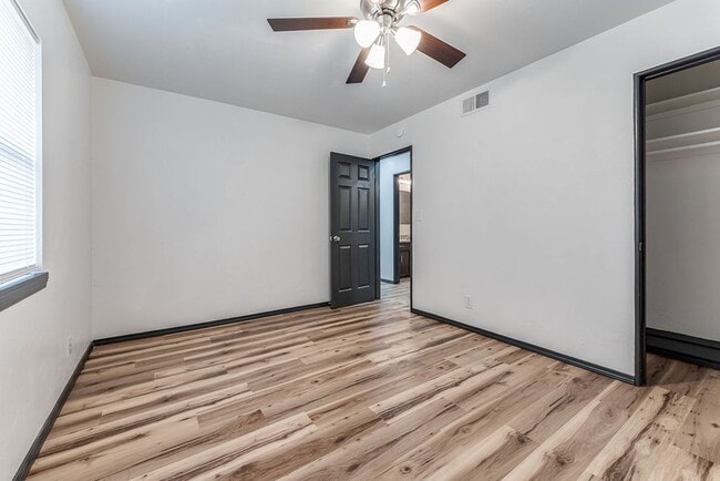 Building Photo - 1501 NE 33rd St