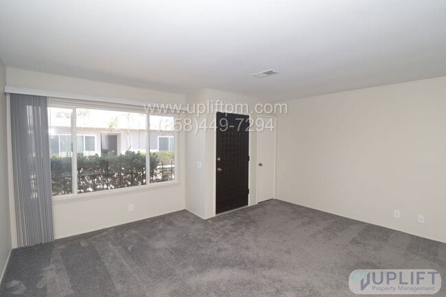 Building Photo - 3839 Vista Campana S