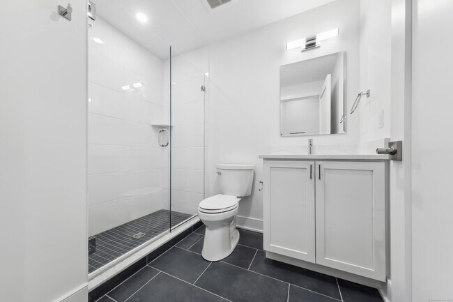 Building Photo - 8 Husted Ln