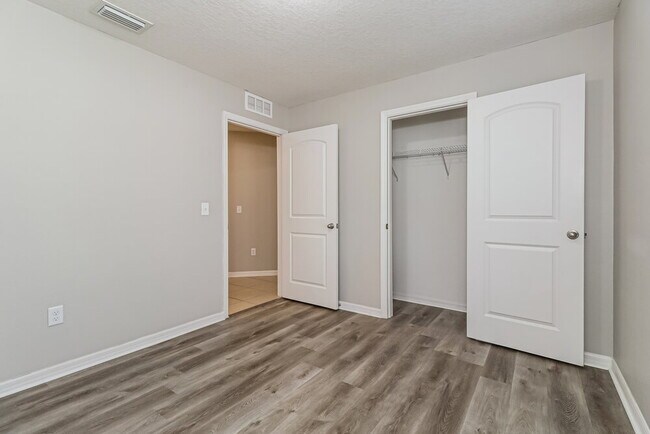 Building Photo - 8349 Silverbell Loop