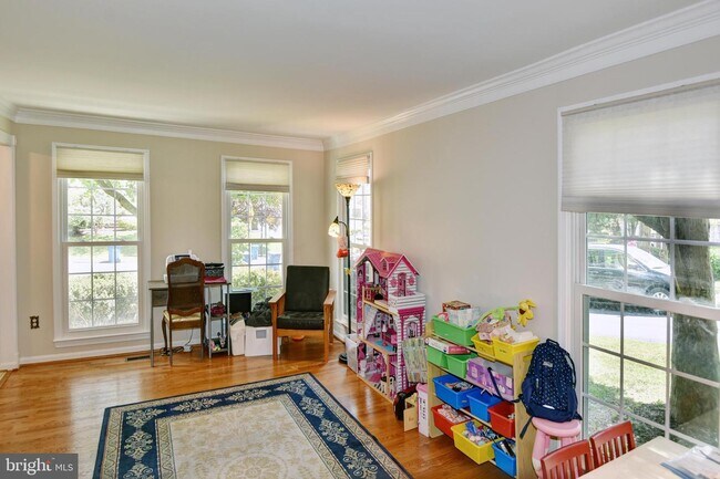 Building Photo - 13043 Farthingale Dr