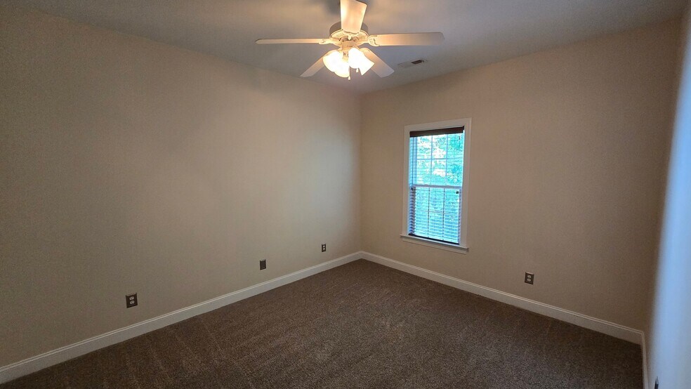 Building Photo - 32 Nandina Dr