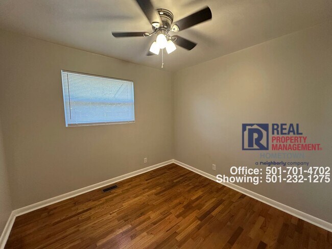 Building Photo - 300 W Mountain View Dr