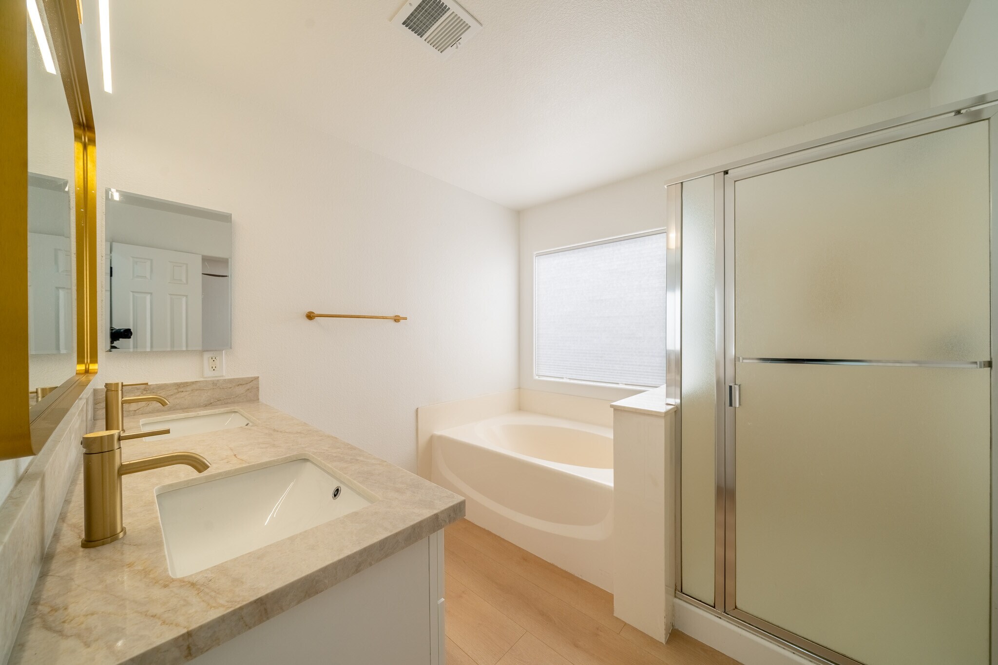 Building Photo - 504 Lacabana Beach Drive