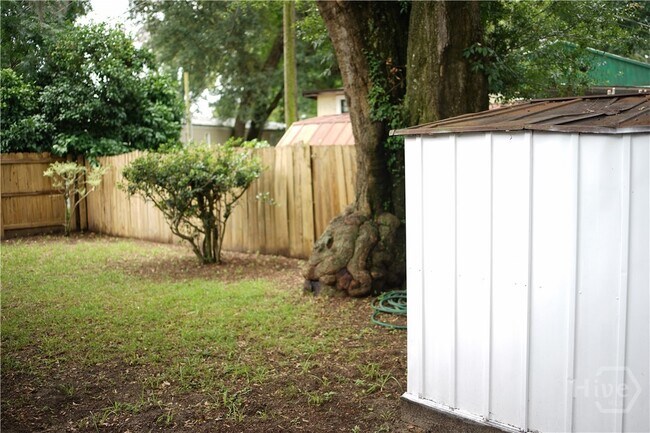Building Photo - 19 Quail Forest Dr