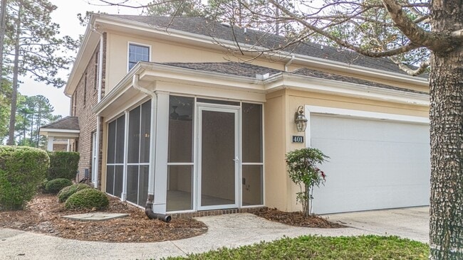 Building Photo - 401 Longwood Place