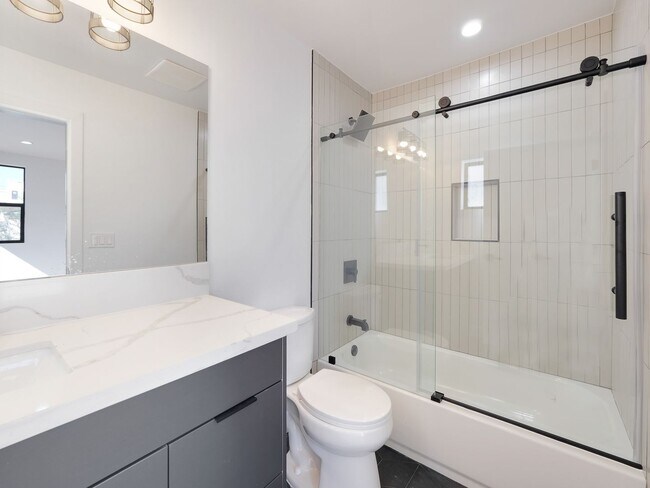 Building Photo - 1856 Redondo Blvd