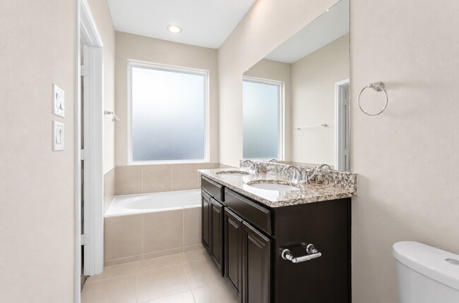 Building Photo - 22503 Miramar Bend Dr
