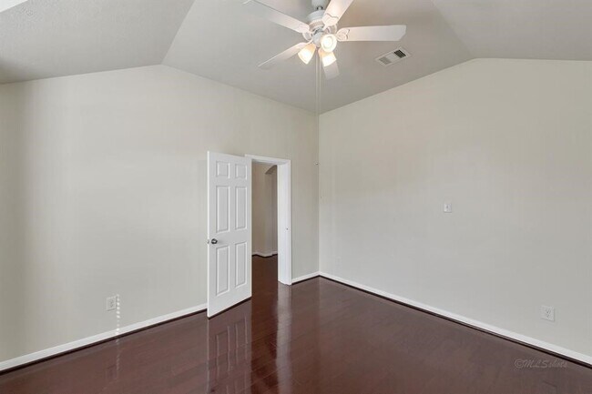 Building Photo - 19454 Plantation Cove Ln