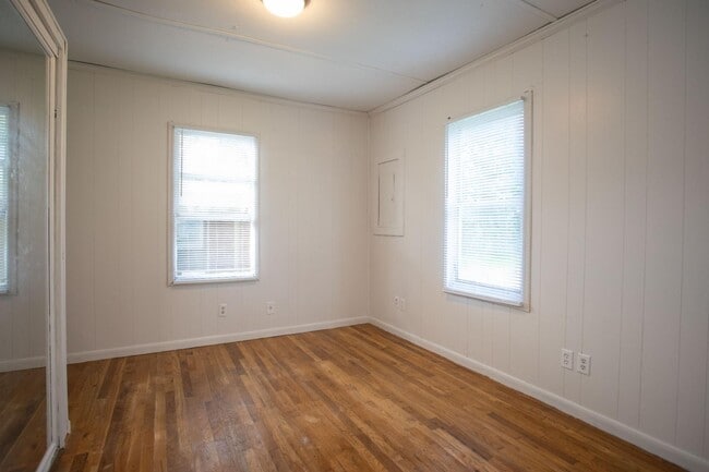 Building Photo - 106 Doc Duhon St