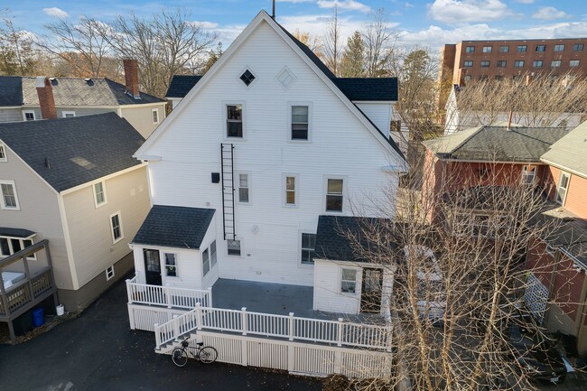 Building Photo - 105-107 Richards