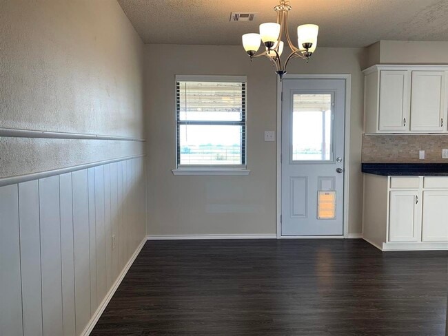 Building Photo - 102 Mohawk Ave