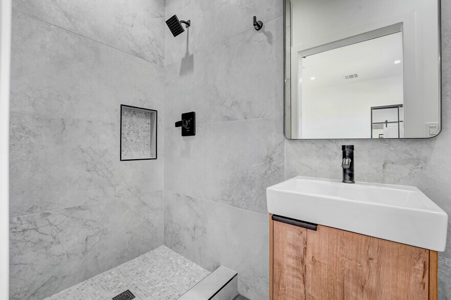 Building Photo - 4338 La Clede Ave