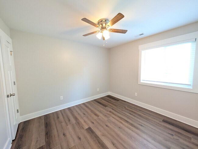 Building Photo - Asheville Rental-Oakley Area
