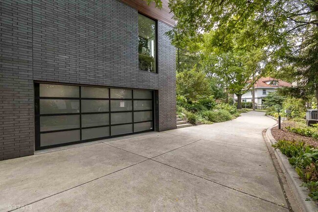 Building Photo - 209 N Prospect Ave