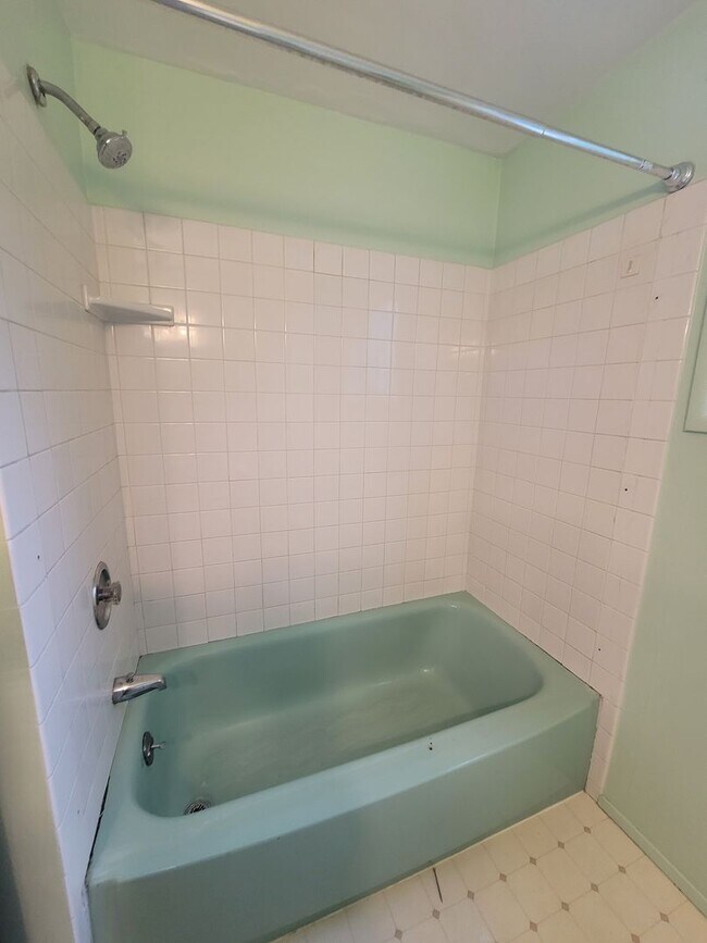 Building Photo - 01012