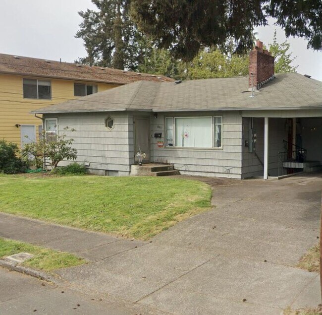 Primary Photo - (487) 25th Street Duplex - 2 Bedroom / 1 B...